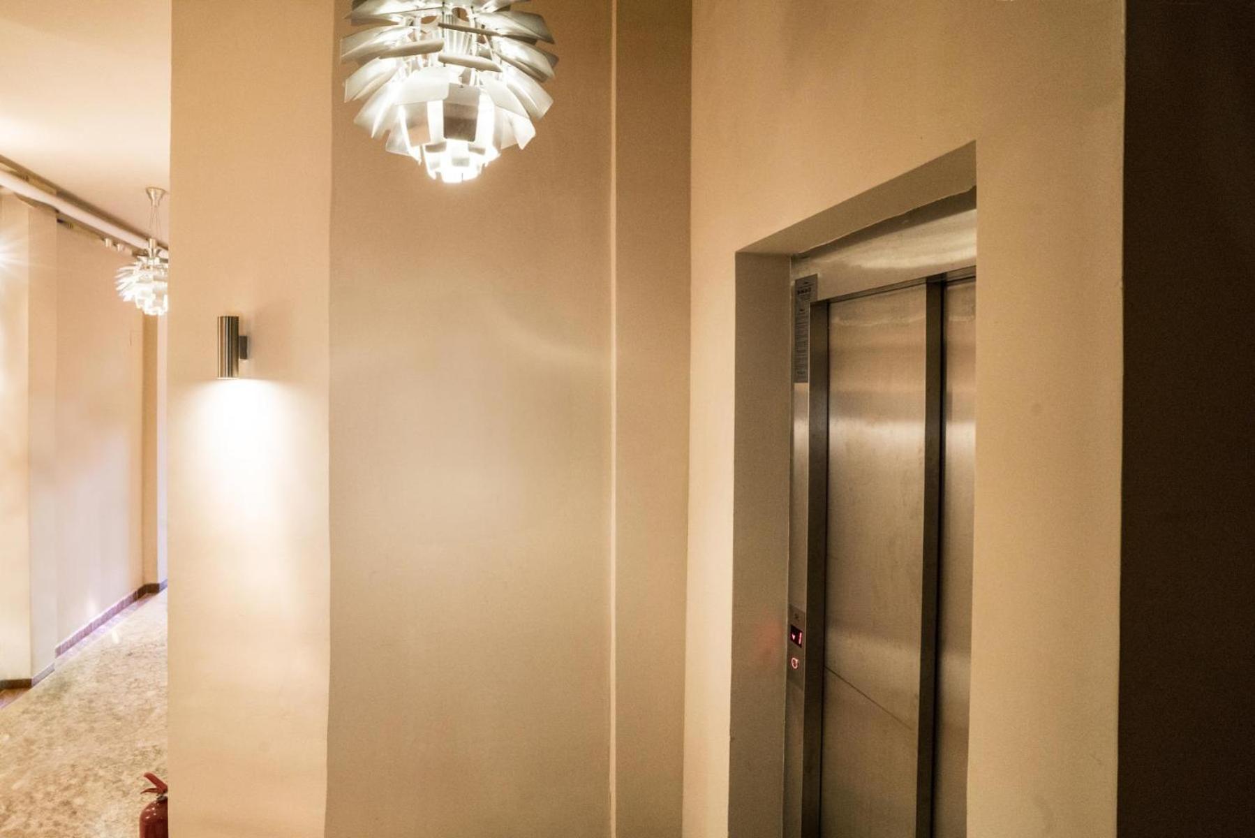Athenaeum Spacious& Cozy 1Br Prime Location W Balcony Bucureşti Ngoại thất bức ảnh
