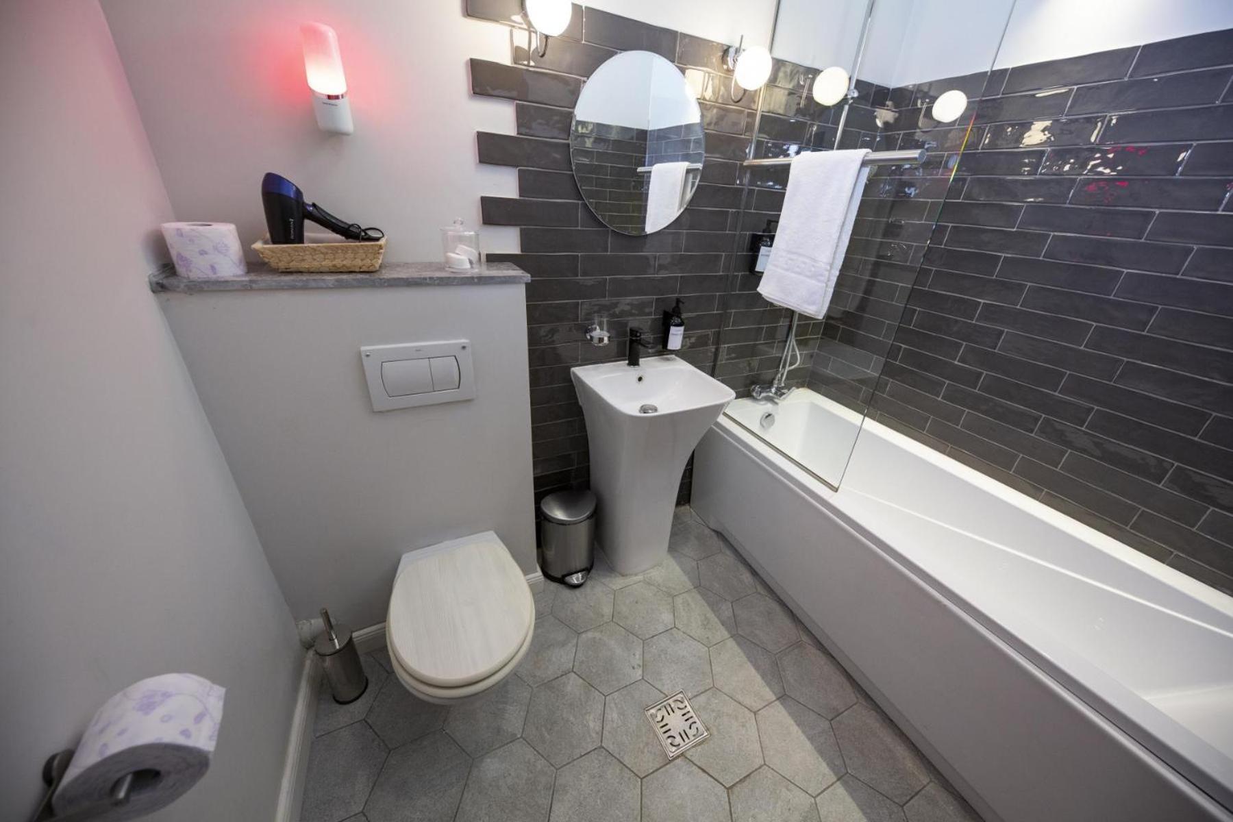 Athenaeum Spacious& Cozy 1Br Prime Location W Balcony Bucureşti Ngoại thất bức ảnh